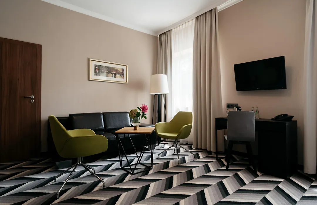 Hotel Apis-1